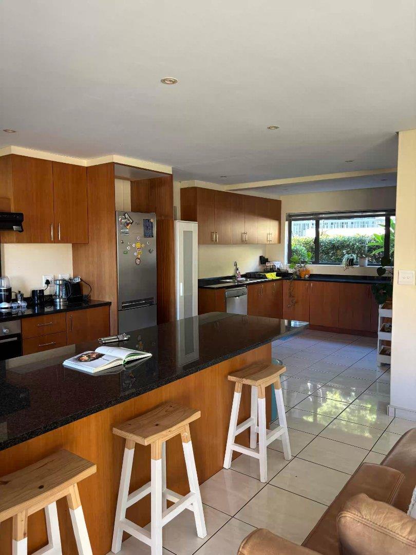 To Let 4 Bedroom Property for Rent in Oranjezicht Western Cape